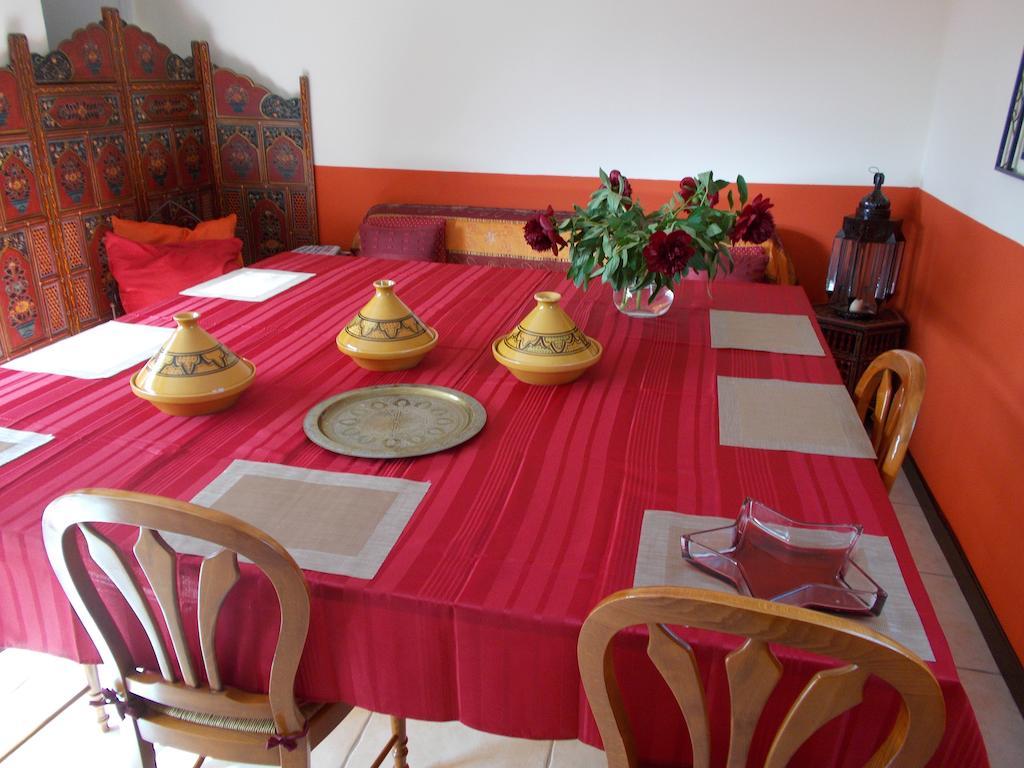 Aux Amandiers 3*
