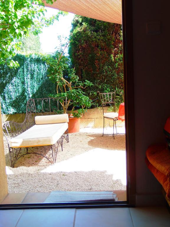 Bed & Breakfast Aux Amandiers Frejus