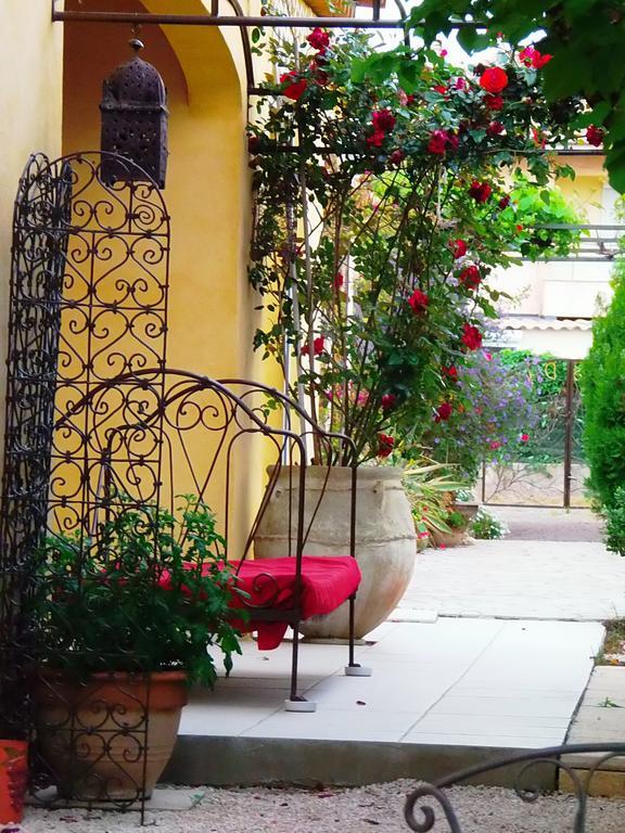 Aux Amandiers Bed & Breakfast Frejus