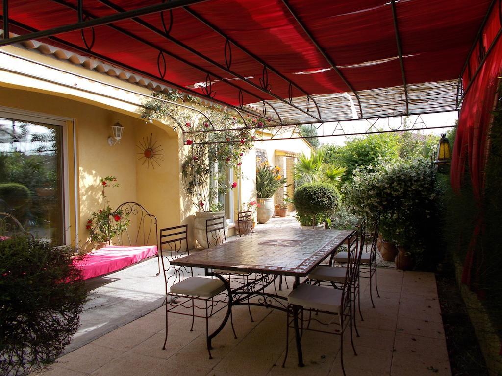 Aux Amandiers Bed & Breakfast