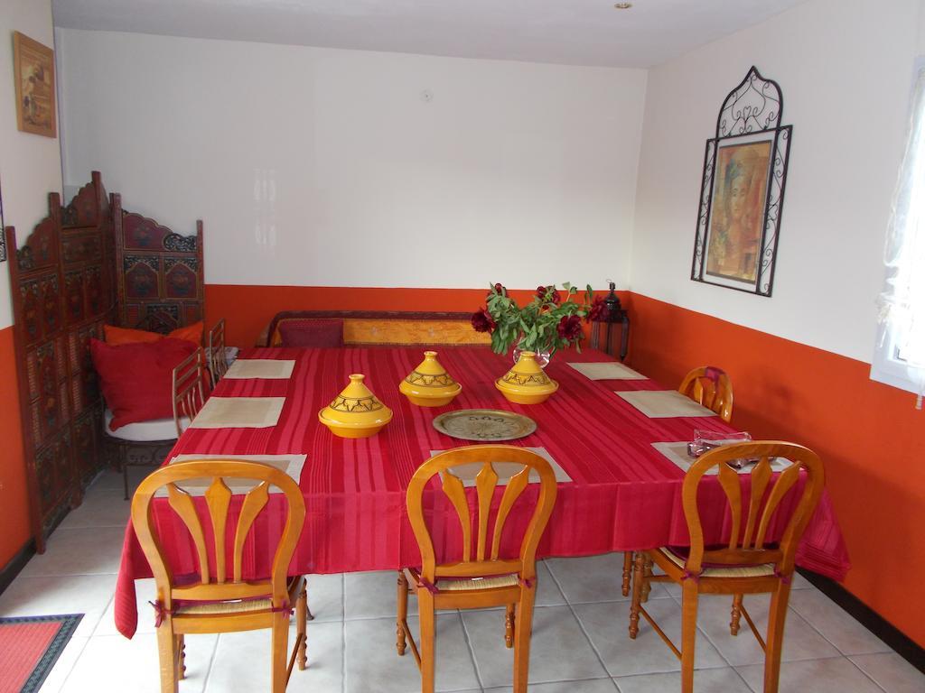Aux Amandiers Bed & Breakfast