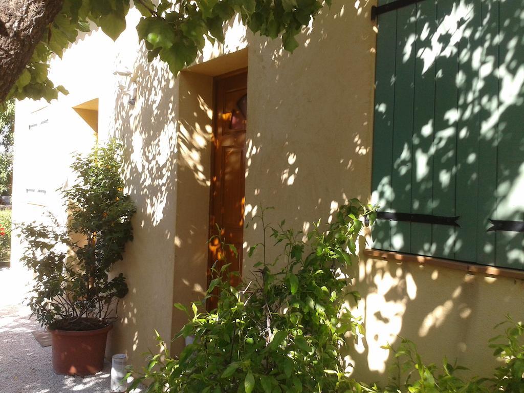 Aux Amandiers Bed & Breakfast Frejus