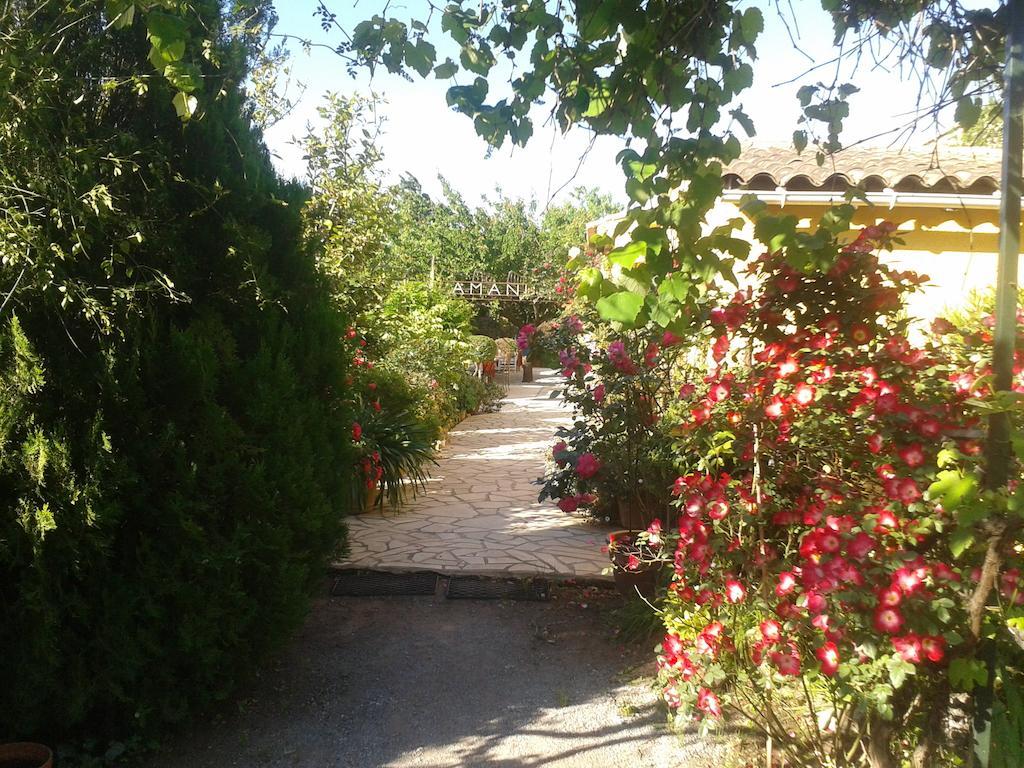 Couette-café Aux Amandiers 3*