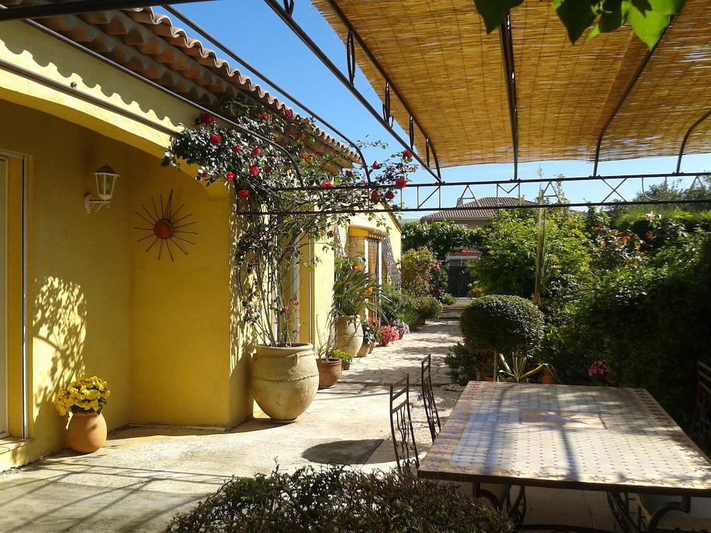 Aux Amandiers 3*